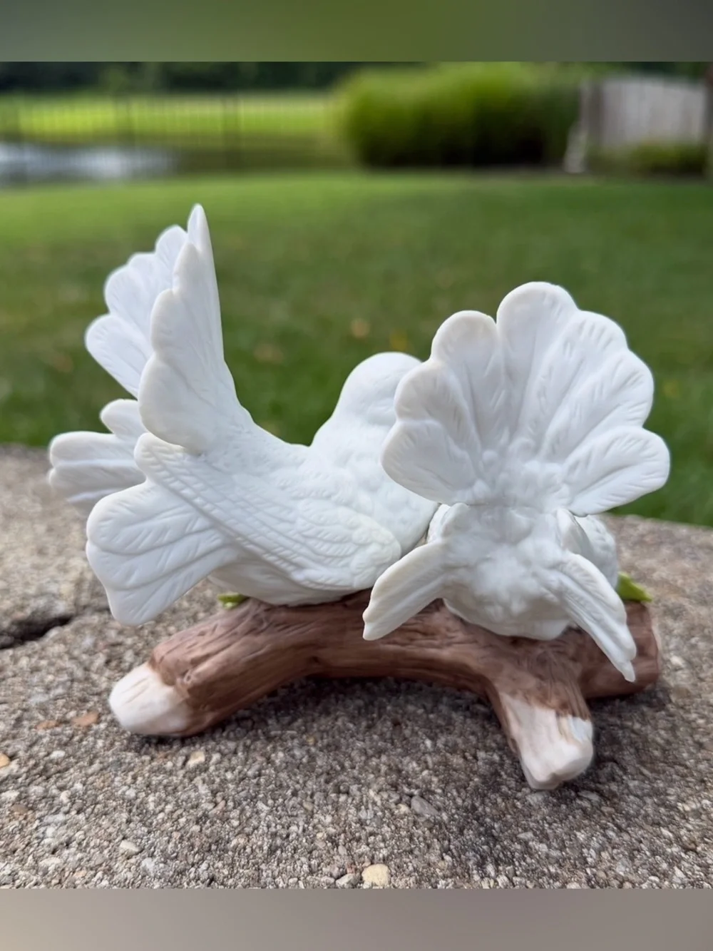 Vintage Homco Courtship Doves Figurine #1453. White Love Birds with Flowers. BR